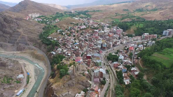 Skewed urbanization in the Valley Between the Barren Steppe Mountains alt