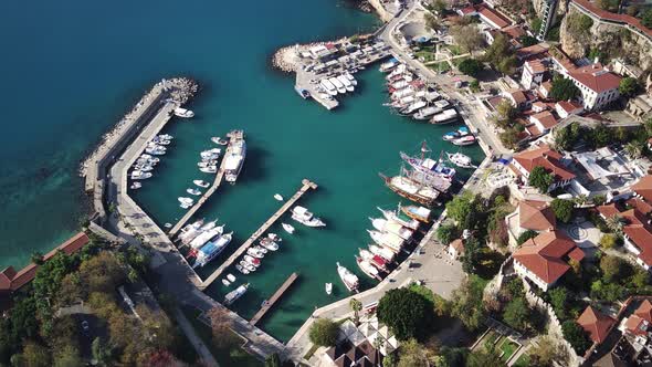 Aerial drone photograph of Antalya bay in Antalya city. alt