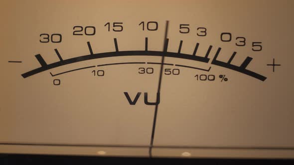 Audio Signal Levels Monitoring Audio Console on Classic Sound Amplifier alt