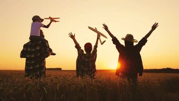 Silhouette Happy Family alt