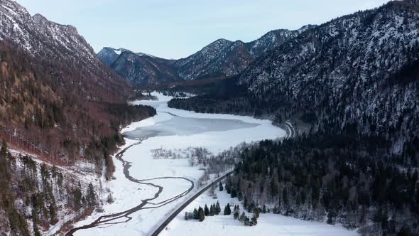 Snow-covered Weitsee and Loedensee, Reit im Winkl, Bavaria, Germany alt