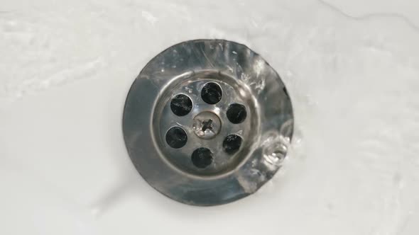 Water Rushing In Sink alt