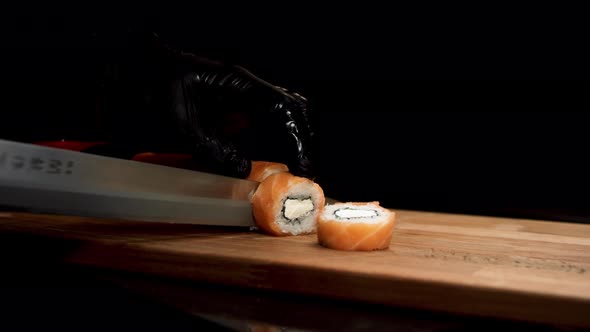 Salmon And Cream Cheese Roll Cut alt