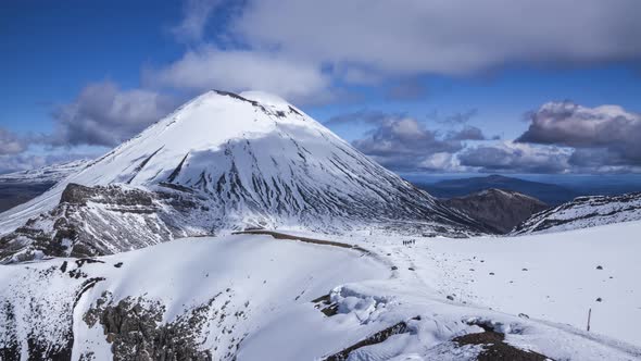 Tongariro Alpine Crossing New Zealand alt