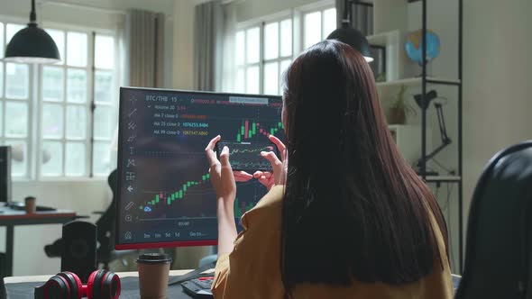 Business Woman Trading Data Indexes Growth Using Mobile Phone And Desktop For Cryptocurrency alt