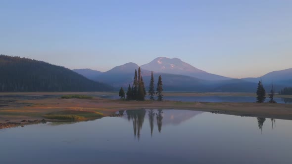 Sparks Lake, Oregon early morning alt