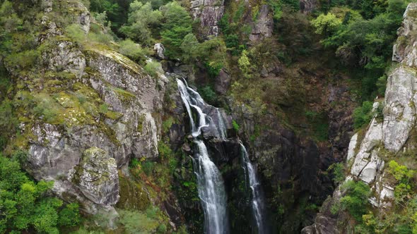 Fervenza do Toxa waterfall, Pontevedra, Galicia, Spain alt