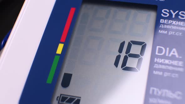 Measurement of Circulatory Pressure. Diagnosis and Prevention of Health. Pulse and Blood Pressure alt