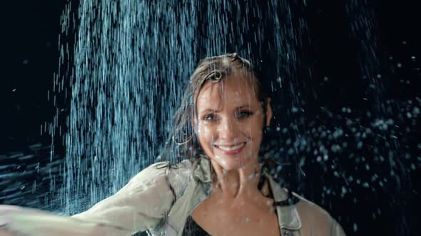Portrait Dancing Lady Turning Relaxing Under Water Drops Slowmo alt