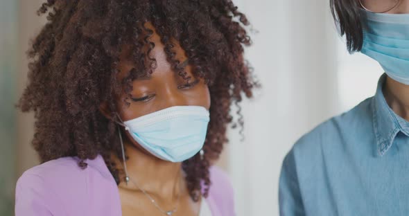 Heated discussion of a business project Home office Coffee at work Workspace Covid-19 alt