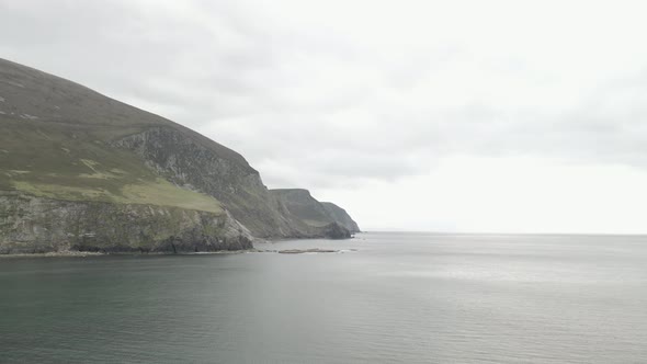Tranquility Of Keel Beach With The Cathedral Rock Cliffs On Achill Island, County Mayo, Ireland. Aer alt