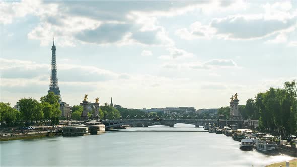 Paris France Timelapse / The Seine and the Eiffel Tower During the Day
