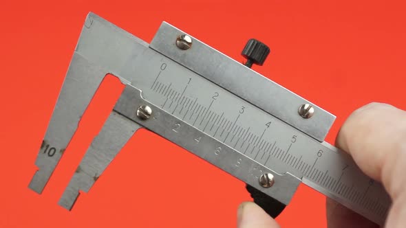 Close-up of vernier caliper, vernier caliper jaws are bred for measuremen alt