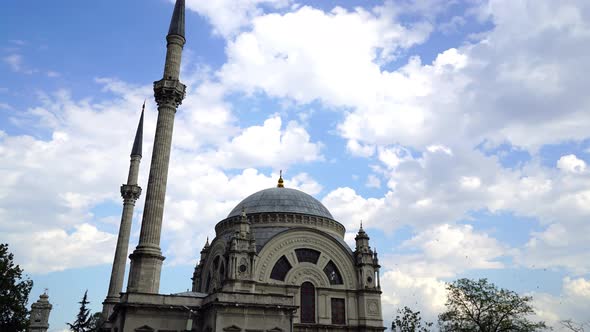 Mosque Time Lapse alt