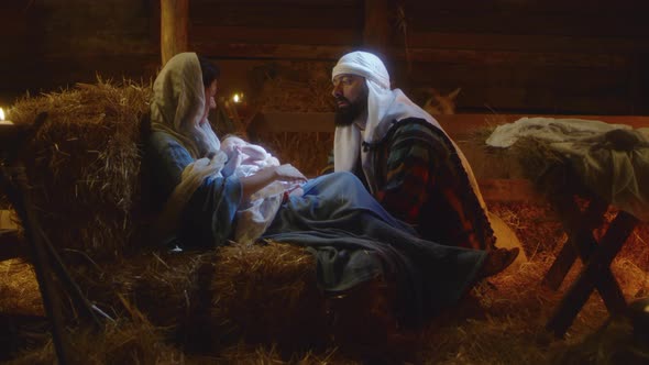 Joseph Speaking with Mary After Birth of Jesus alt