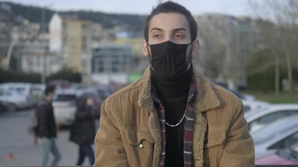 Masked Man Covid19 alt