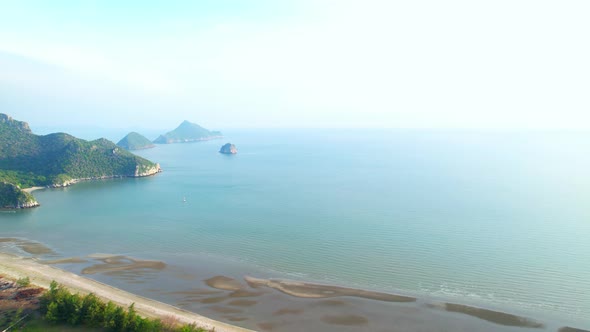 4K Aerial view of drone move on beautiful sea. Flight over ocean, open sea. alt