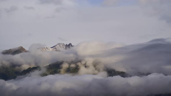 timelapse. the Sayan mountains. the foggy mountains of russia in siberia alt