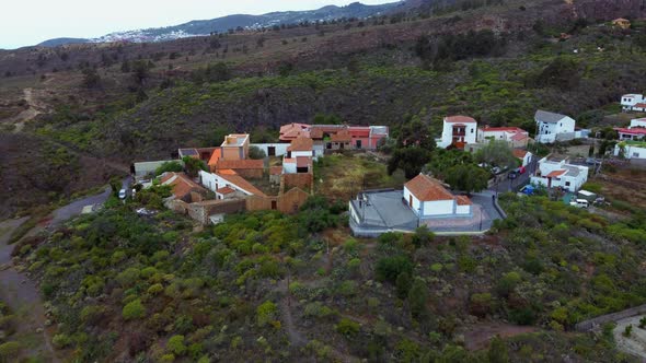 Drone point of view - Typical Canarian village in the middle of the mountains alt
