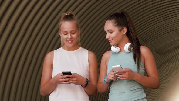 Women or Female Friends with Smartphones alt