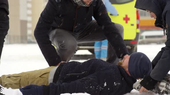 Paramedics Arriving on Scene alt