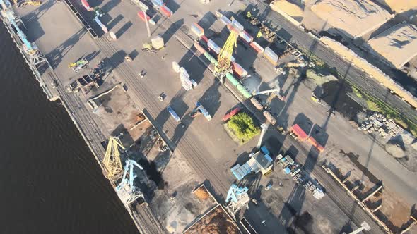 Container industrial zone alt