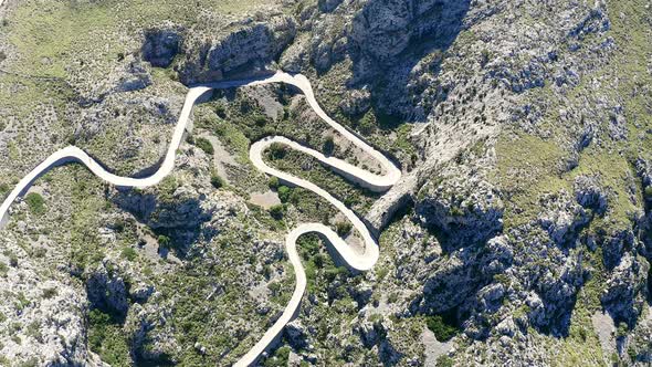 Serpentine, Sa Calobra, Tramuntana mountains, Mallorca, Spain alt