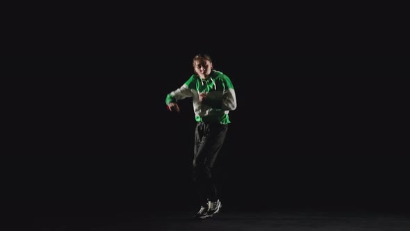 BGirl Dancing Upper Break Dance alt