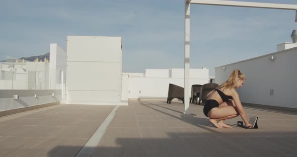 Full Shot Of A Dance Instructor Preparing For A Class alt