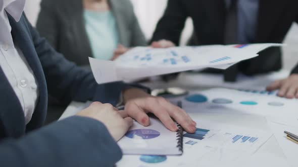 Business Ethics, Boss Shouting and Gesturing at Managers, Failed Budget Project alt