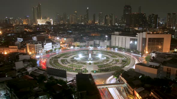Wongwian Yai, Night Timelapse of Bangkok Skyline and the Roundabout of wong wian yai alt