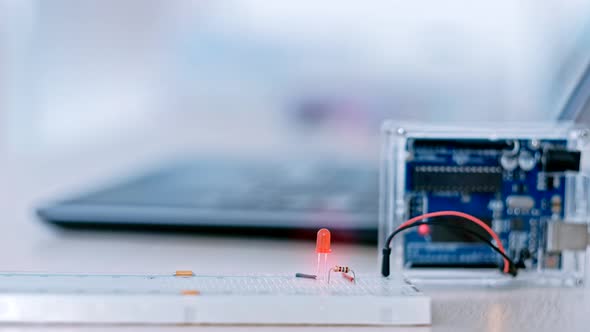 Microcontroller LED Flash alt