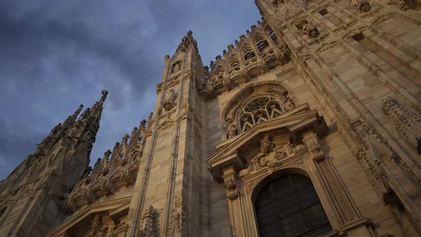 Left To Right Pan Real Time Medium Shot of a Milan Cathedral. A Popular Tourist Place of Milan. alt