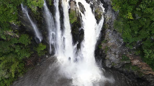 Drone footage in front of Niagara Falls on the Reunion island. alt