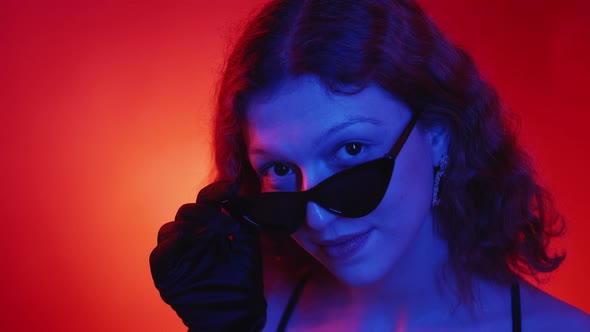 Trendy Sunglasses Eyewear Fashion Woman Neon Light alt