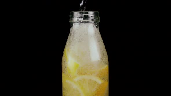 Make a Lemonade in a Bottle