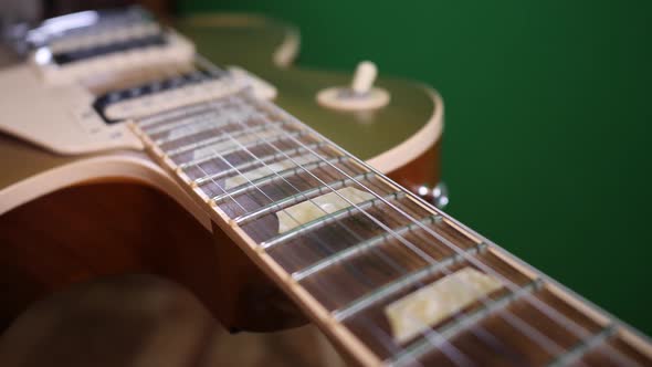 Following Guitar alt