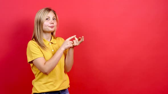 Caucasian Woman Counting Her Fingers alt