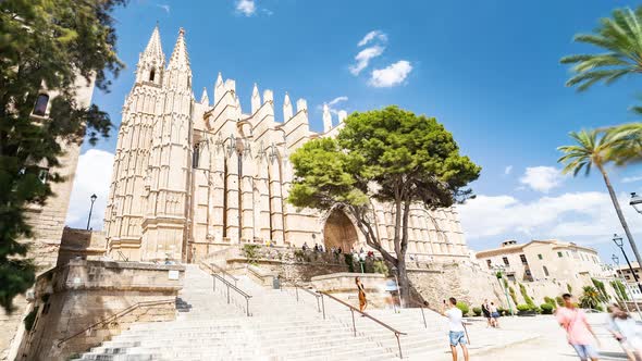 Palma De Mallorca Timelapse / The Outdoor Staircase of the Catedral Basilica