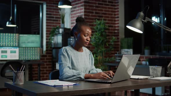 Disappointed Woman Making Exchange Market Mistake alt