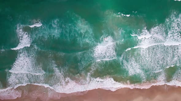 Top view tropical beach Amazing waves sea background. Crashing waves on beach sand, Beautiful sea alt