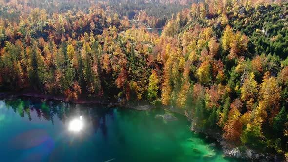 Beautiful Autumn Landscape on the Lake Ödsee in the Mountains in Upper Austria Salzkammergut alt