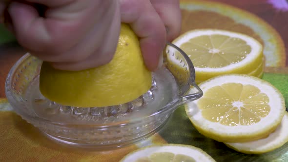 Squeezing of lemon juice