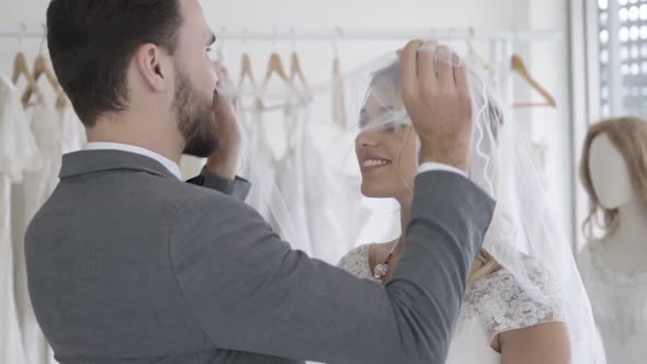 Happy Bride and Groom in Wedding Dress Prepare for Married in Wedding Ceremony alt