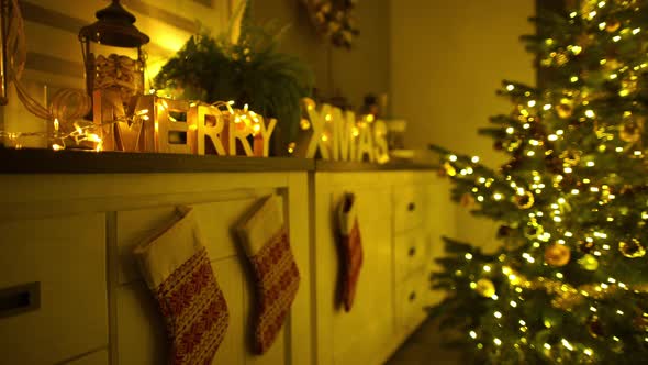 Merry Christmas at Home alt