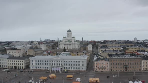 Drone aerial view of Helsinki Cathedral. Pedestal up. alt