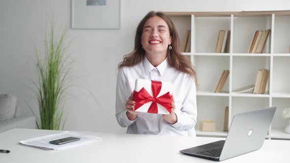 Corporate Greeting Excited Woman Unexpected alt