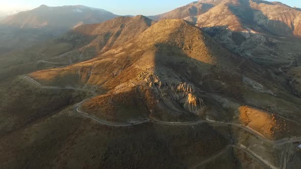 Winding Mountain Road alt