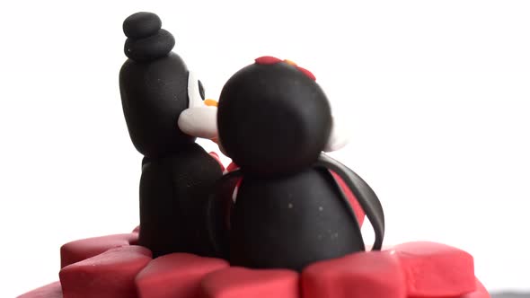 Love Penguins Cake Decoration alt