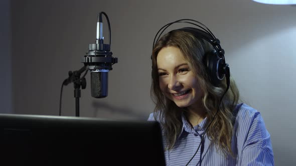 Live Streaming from Home. 2 Shots. alt